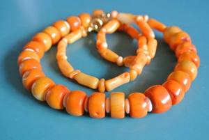 สร้อยคอเรซินหลากสีพร้อมสร้อยข้อมือลูกปัดไม้และโลหะผสมเครื่องประดับหินมุกเพชรสำหรับงานแต่งงานหรืองานหมั้น - Product Image 4