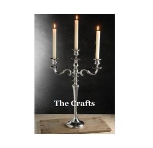 Candelabros de diseño atractivo en candelabro central de color dorado de latón para bodas y ocasiones especiales - Product Image 2