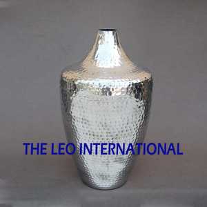 Vase à fleurs en métal élégant, artisanal et durable, pour la décoration de la maison, portable, excellent rapport qualité-prix - Product Image 3