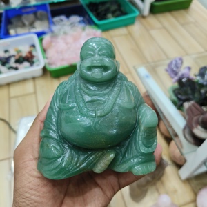 Statues de bouddha riant en cristal de pierre naturelle utilisées dans le Feng Shui attirent le bonheur de la richesse énergétique positive dans la maison ou le bureau - Product Image 5
