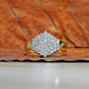 1,0 CTW Round Lab Grown Diamond Illusion Set Anillo de compromiso en oro amarillo Regalo de aniversario para sus anillos de diamantes CVD personalizados - Product Image 2