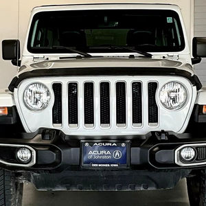 Jeep Wrangler Unlimited Sahara Usado con Asientos de Piel, Volante a la Izquierda y Cámara Trasera - Product Image 2