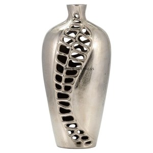 Aluminio fundido Color plata acabado único diseñador de lujo florero hogar y decoración de mesa de Hotel accesorios de la India - Product Image 6