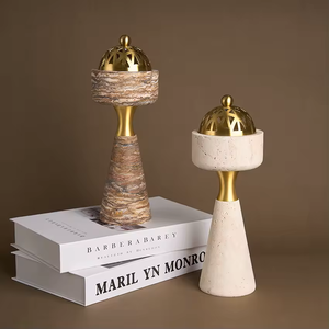 Brûleur d'encens en pyramide de marbre classique avec base en bois et trous de ventilation pour Oud & Bakhoor - Product Image 5