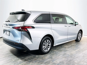 H & S 2022 TOYOTAS SIENNA XLE LHD COCHE USADO MUY LIMPIO - Product Image 2