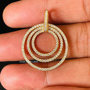 Colgante de Oro Blanco de 14K con Dijes Cristianos, Tres Círculos Concéntricos y Diamantes, Joyería Fina - Product Image 3