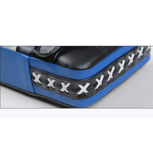 Pad de boxe thaïlandaise en PU noir et bleu – Équipement d'entraînement durable pour la pratique de la boxe - Product Image 6