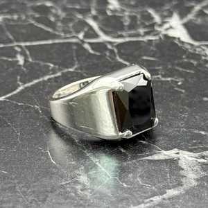 Anillo de Sello Minimalista para Hombre de Plata de Ley 925 con Ónix Negro, Anillo de Agata Negra Cuadrada con Metal de 14k, Regalo para Él - Product Image 1