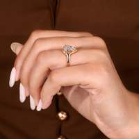 Cincin Pertunangan Berlian Buatan Laboratorium Potongan Pear dengan Setting Solitaire Tiga Cakar, Warna E, Kejernihan VS1, Bersertifikat IGI