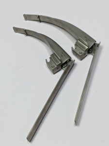 HASNI SURGICAL IH-09 Set de Laringoscopio Manual de Fibra Óptica Premium McCoy con Hojas Articuladas de Acero Inoxidable para Emergencias en las Vías Respiratorias - Product Image 3
