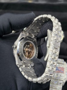 Reloj Mecánico Automático de Acero Inoxidable con Incrustaciones de Diamantes Moissanite Hechas a Mano, Reloj de Alta Gama Personalizado para Hombre - Product Image 5