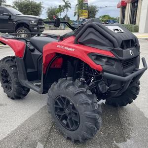 Moto tout-terrain Outlander X MR 700 2024 assemblée, nouvelle offre - Accessoires tendance - Product Image 1