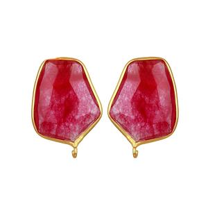 Dernières tendances 2026 : Boucles d'oreilles clous en quartz aventurine rouge naturel plaqué or pour fabricant de bijoux sur mesure - Product Image 1