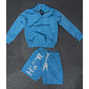 ชุดเสื้อยืดโพลีเอสเตอร์สำหรับผู้ชายชุดวิ่งกางเกงขาสั้นผ้าไนลอนแบบรูดซิปสะท้อนแสง - Product Image 1