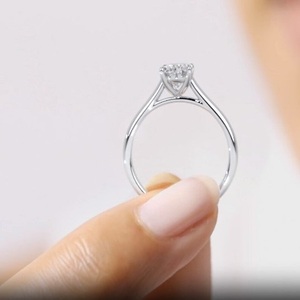 Bague de fiançailles en diamant créé en laboratoire de coupe ovale 6x8 14k bijoux en or blanc F couleur VS1 bijoux de clarté certificat IGI - Product Image 6