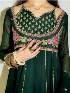 Lanzamiento del nuevo diseñador Tradition Look Heavy Fox Georgette Gwon Pent & Dupatta Set - Product Image 3