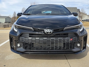 Toyota GR Corolla Core 2023, Motor Turboalimentado de 1.6 Litros y Tres Cilindros en Línea, Transmisión Manual de Seis Velocidades - Product Image 2