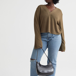 Sweatshirts à col rond sur mesure avec votre propre logo pour femmes vente en gros - Product Image 2