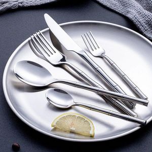 Juego de Cubiertos de Metal con Diferentes Diseños para un Rendimiento de Comedor Equilibrado, Ideal para Cocinas, Hogares, Restaurantes y Hoteles - Product Image 1