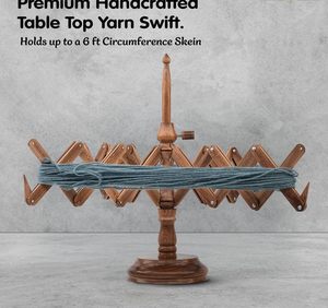 Enrouleur à laine en bois antique à manivelle - Accessoires de crochet et de tricot en bois |   Meilleur cadeau de la part de Craft - Product Image 3