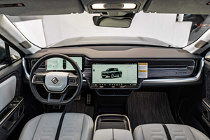 Rivian R1T Adventure Edition 2023, Motor Cuádruple, Tracción en las Cuatro Ruedas, Paquete de Batería Grande, El Cap Granite - Product Image 2