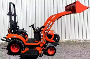Tracteur Kubota BX2380 d'occasion de haute qualité à un prix imbattable pour les aérateurs de pelouse manuels - Product Image 2