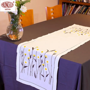 Venta al por mayor de manteles multicolores con bordado de animales florales para la decoración del hogar elegante para mejorar el diseño de interiores - Product Image 1