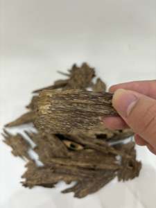 Copeaux de bois de fourmi de bonne qualité spécial du Vietnam parfum agréable artisanat à la main qualité Double souper Bakhoor AOW2 - Product Image 5