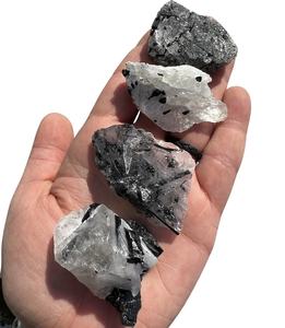 Turmalina Negra Pulida Natural DS en Oferta, Piedra Cristalina en Bruto de Alta Calidad, Forma Irregular de 2-4 cm, Feng Shui, Ángel - Product Image 4