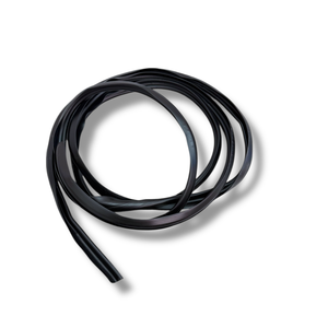Par de molduras laterales de goma negras Lambretta LC + LD + GP/DL + Serveta - Product Image 1