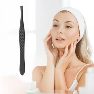Pinzas para Cejas de la Mejor Calidad, Agarre Único, Recubrimiento Negro, Removedores de Vello para Cejas, Pinzas de Manicura de Tamaño Personalizado - Product Image 2