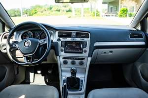 Volkswagen Golf SportWagen TDI S 2015 d'occasion en bon état, boîte manuelle 6 vitesses, moteur turbodiesel, principalement d'origine sud, non modifiée, sans réserve - Product Image 4