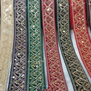 Tissu en dentelle brodée délicate sur mesure pour robes de mariée Lehengas Couture robes et projets de couture - Product Image 1