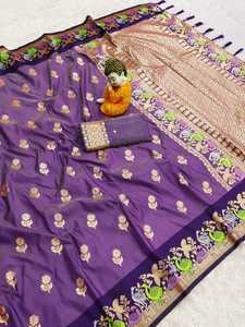 ชุดส่าหรีผ้าไหมเนื้อนุ่มทอแบบบานาราซีแท้จากอินเดีย สำหรับงานแต่งงานสุดหรู ออกแบบโดยดีไซเนอร์ชั้นนำ พร้อมขอบผ้าที่หนักแน่น ผลิตโดยผู้ผลิตผ้าส่าหรีชั้นนำ - Product Image 4