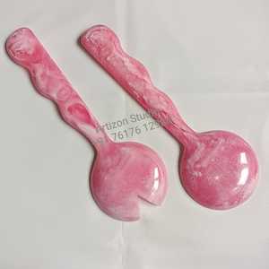 ชุดเซ็ตสลัดเรซินพร้อมด้ามจับยาวเครื่องครัวดีไซน์ล่าสุดทำจากเรซินสีชมพู - Product Image 3