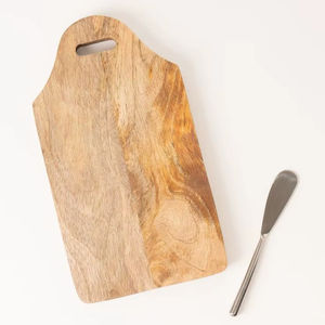 Tabla de Cortar de Madera Premium que Ofrece Durabilidad, Resistencia, Diseño Elegante y Utilidad Atemporal en la Cocina - Product Image 1