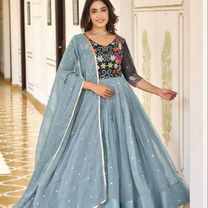 ชุดคลุม anarkali นักออกแบบล่าสุดผ้าจอร์เจียแบบเย็บปักตามลำดับโดยเสื้อผ้าอินเดียและปากีสถาน - Product Image 1