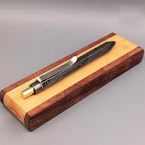 Bolígrafo de escritura de acero de Damasco hecho a mano de lujo, bolígrafo de punta redonda de metal premium, diseño elegante, accesorio de escritorio ejecutivo - Product Image 2