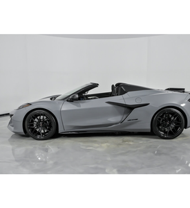 Corvettes Z063LZ-HUGE grises 2025, prix de vente conseillé au détail élevé, cabriolet avec faible kilométrage - Product Image 1