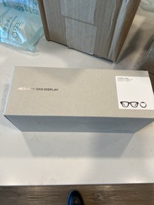 Nouvelles lunettes de soleil Ray-Ban Meta Wayfarer (Gen 2) en noir mat avec verres polarisés dégradés et application IA - Product Image 3
