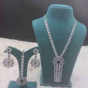 Ensemble de bijoux en laiton pour femmes glamour Mode de luxe élégante avec des diamants américains Cadeau de mariage et de célébration parfait pour elle - Product Image 3