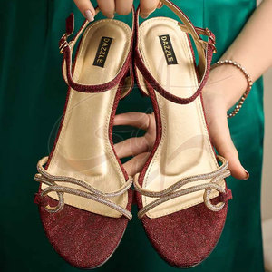 Sandalias de Tacón Antideslizantes Hechas Profesionalmente al por Mayor, Nuevo Diseño de Moda Personalizable, Material Duradero, Gran Venta - Product Image 2