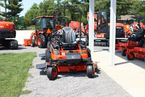 Cortadora de Césped de Giro Cero Kubota ZD1211 Usada con Plataforma de 60 Pulgadas, Motor Diésel de 24 Caballos de Fuerza, Función de 2 Tiempos para Agricultura, Entrega Rápida - Product Image 2