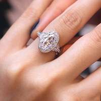 Bague de fiançailles Art Déco pour femme Ritzin 2.97 TCW en moissanite ovale incolore, monture à griffes en argent sterling 925, finition milgrain, nickel