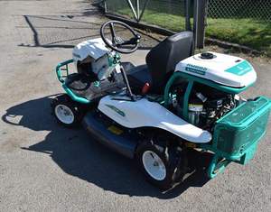 Cortadora de Césped Autopropulsada OREC RM 5.5HP de 2 Tiempos y 4x4, Grado Industrial, 125cc, 24V, Caja de Recolección de Césped de 1000mm Máx. - Maquinaria Agrícola para Jardín - Product Image 4