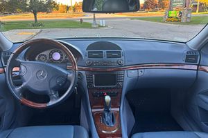 MERCEDES-BENZ E320 4MATIC WAGON 2004 D'OCCASION CÔTÉ GAUCHE/DROIT - Product Image 4