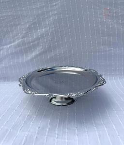 Durable Metal Cake Stand with Luxurious Finish, Perfect Choice for Event Planners, <b>Bakers</b>, and Home Entertaining - Product Image 1