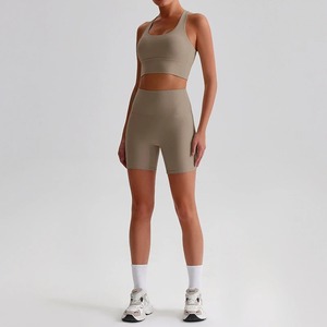 Conjunto de Yoga de 2 uds., sujetador deportivo para mujer, mallas de entrenamiento para gimnasio, pantalón acampanado ancho de cintura alta, pantalones cortos deportivos para Fitness, traje de ropa activa - Product Image 4