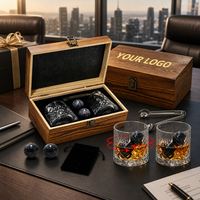 Set Regalo SHUNSTONE di Bicchieri da Whisky Girevoli Stile Vintage, Due Pezzi con Sfera in Pietra, Ideale per Campagne di Riconoscimento Dipendenti