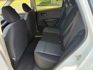 Nissan Rogue SV AWD 2023 Sièges en cuir Transmission automatique Phares LED/Xénon Toit ouvrant 8 airbags Cuir R18 Essence Foncé - Product Image 6